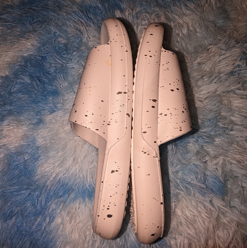 SpongeBob sandals/slides - Picture 4 of 16